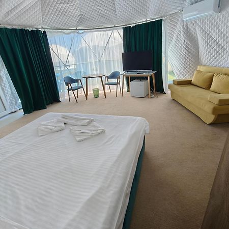 Glamping By The Sea Hotel Navodari Bagian luar foto